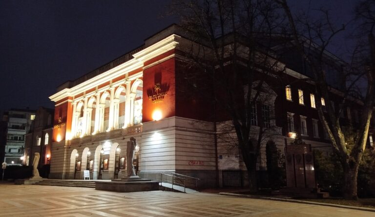 -- OPERA RUSE